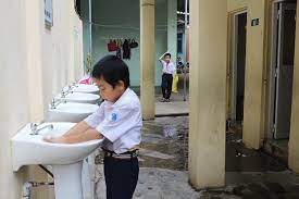 VIDEO: Quan tâm xây dựng nhà vệ sinh trong trường học